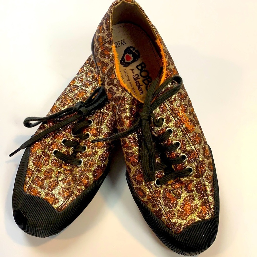 BOBS Skechers glitter leopard print sneakers size W6.5